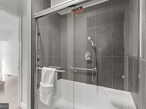 8328 Roberts Road, Elkins Park PA 19027