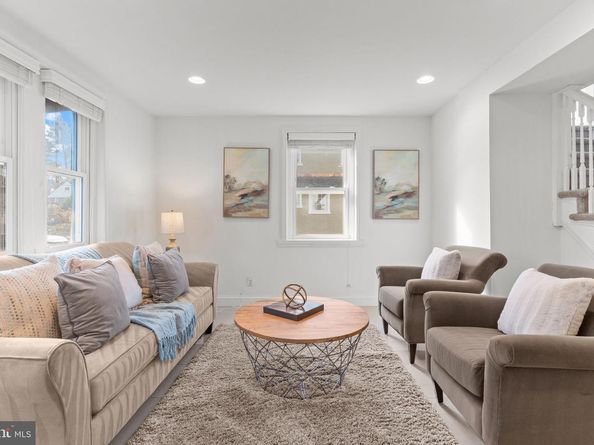 8328 Roberts Road, Elkins Park PA 19027