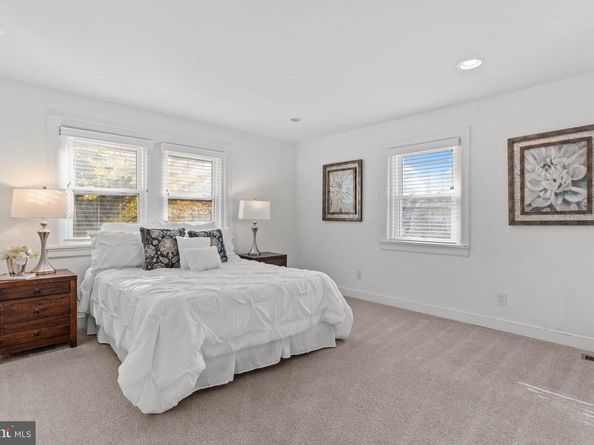 8328 Roberts Road, Elkins Park PA 19027