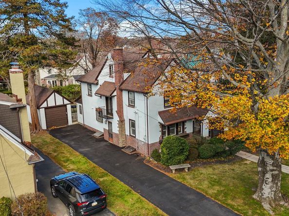 8328 Roberts Road, Elkins Park PA 19027