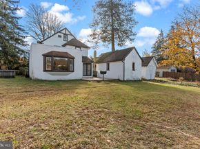 8328 Roberts Road, Elkins Park PA 19027