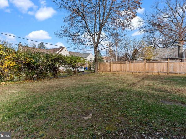 8328 Roberts Road, Elkins Park PA 19027