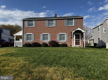 4004 School House Lane