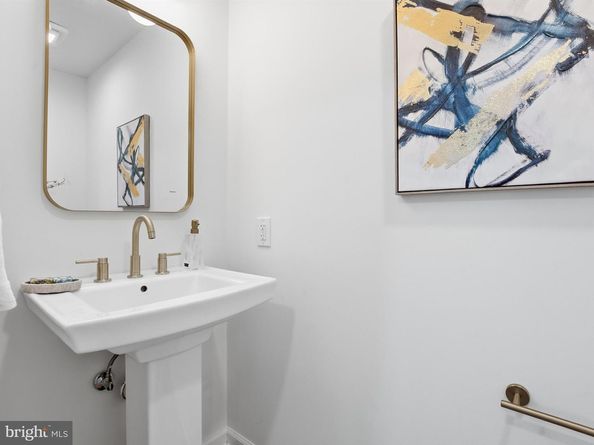 2133 Freda Drive, Vienna VA 22181