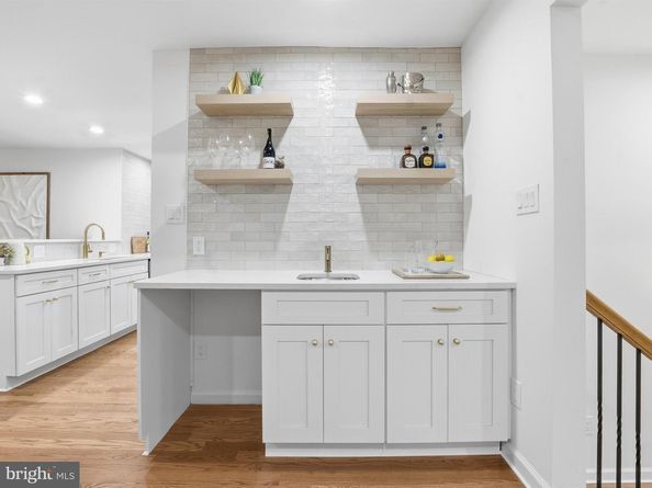 2133 Freda Drive, Vienna VA 22181