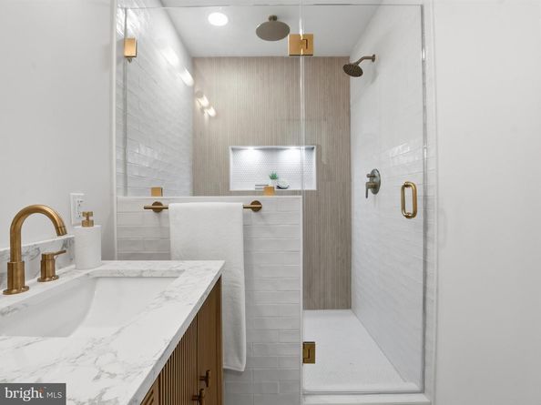 2133 Freda Drive, Vienna VA 22181