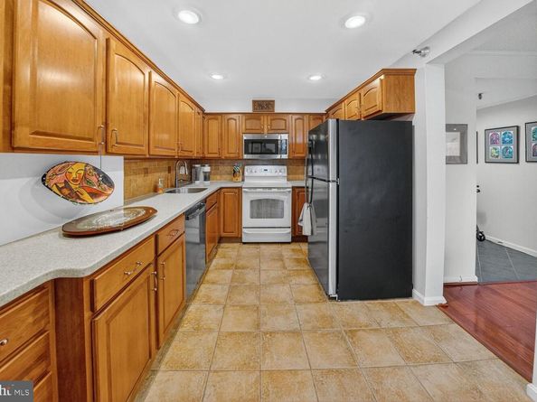 7401 Westlake Terrace 1408, Bethesda MD 20817