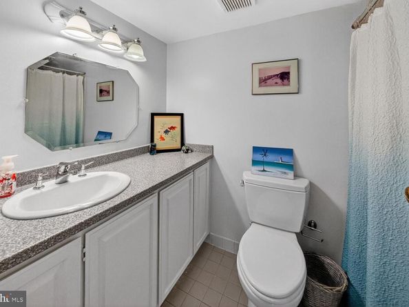 7401 Westlake Terrace 1408, Bethesda MD 20817