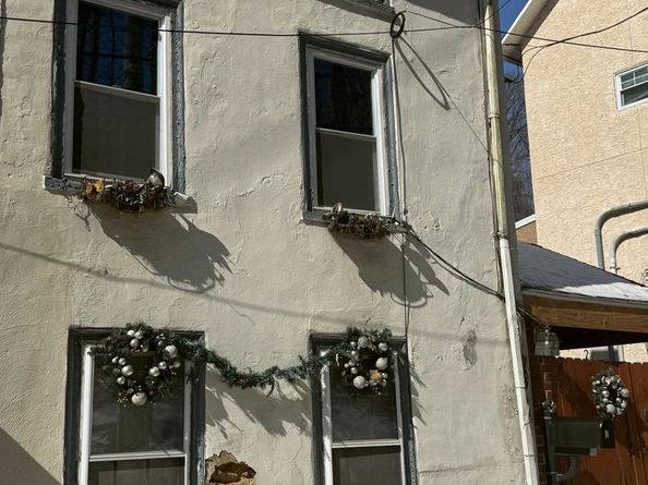 12 Shawmont Avenue, Philadelphia PA 19128