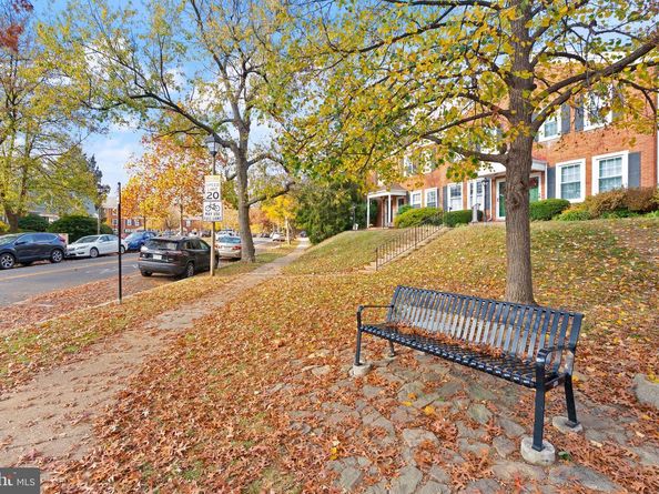 3080 S Abingdon Street A1, Arlington VA 22206