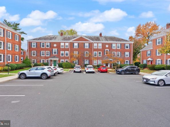 3080 S Abingdon Street A1, Arlington VA 22206