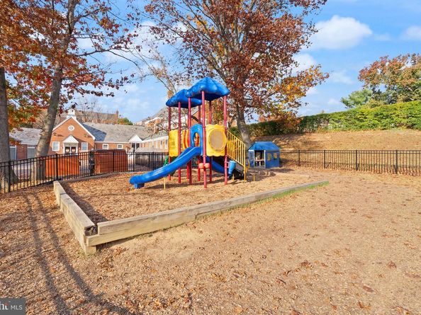 3080 S Abingdon Street A1, Arlington VA 22206