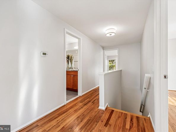 8701 Sleepy Hollow Lane, Potomac MD 20854