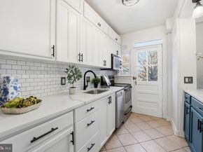 12 Ashby Street D, Alexandria VA 22305