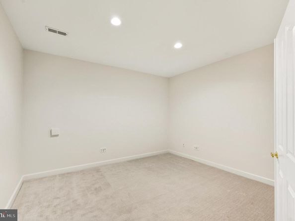 1919 Logan Manor Drive, Reston VA 20190