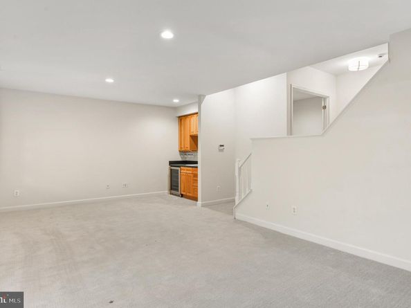 1919 Logan Manor Drive, Reston VA 20190