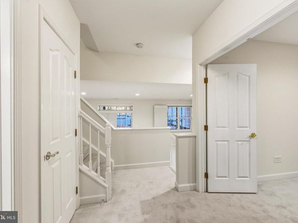 1919 Logan Manor Drive, Reston VA 20190