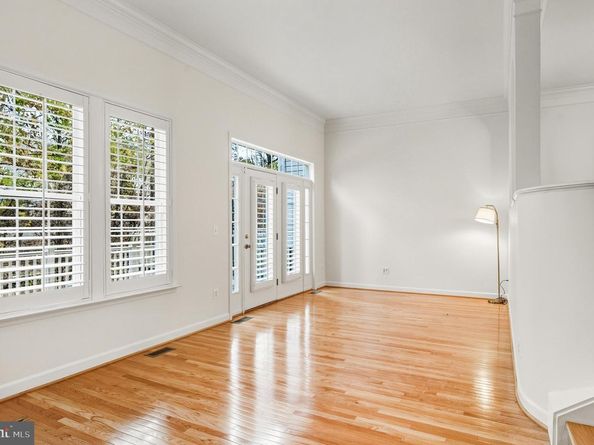 1919 Logan Manor Drive, Reston VA 20190