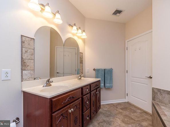 207 Carson Terrace, Huntingdon Valley PA 19006