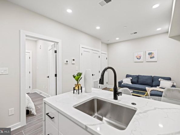 824 18TH Street NE 3, Washington DC 20002