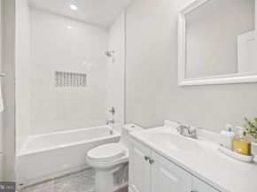 824 18TH Street NE 3, Washington DC 20002