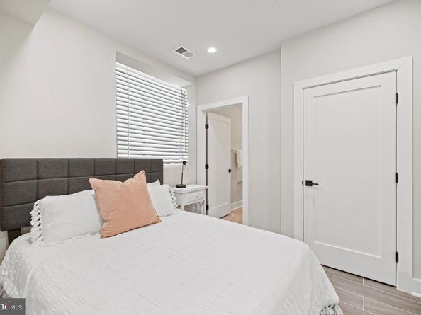 824 18TH Street NE 3, Washington DC 20002