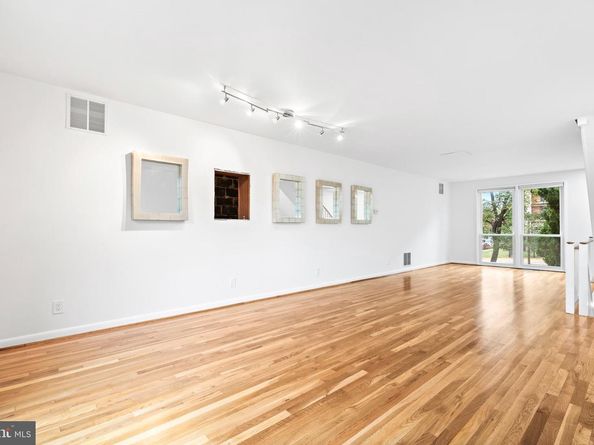 73 G Street SW 103, Washington DC 20024