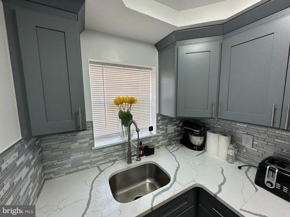 2525 Island Avenue, Philadelphia PA 19153