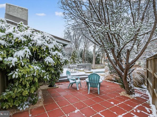 7822 Holmes Run Drive, Falls Church VA 22042