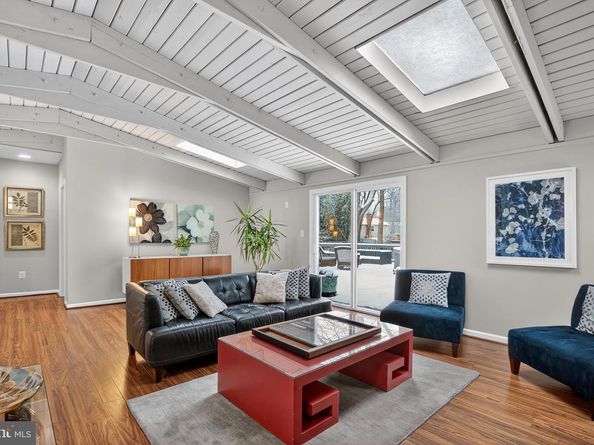 7822 Holmes Run Drive, Falls Church VA 22042