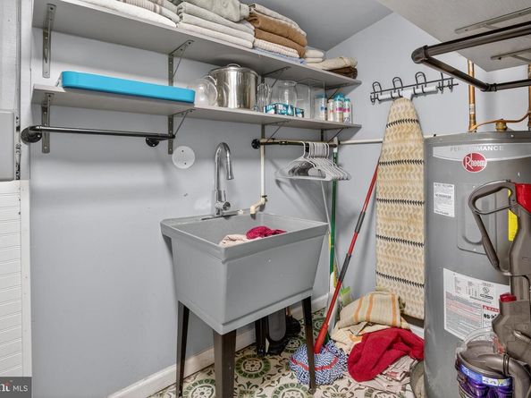 7822 Holmes Run Drive, Falls Church VA 22042