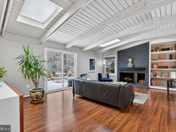 7822 Holmes Run Drive, Falls Church VA 22042