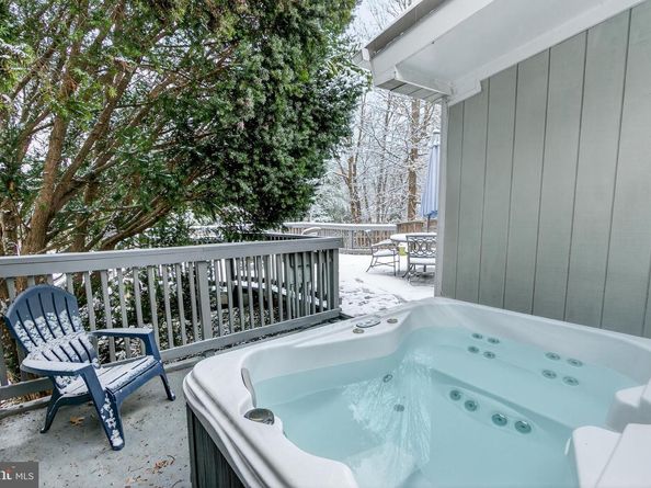 7822 Holmes Run Drive, Falls Church VA 22042