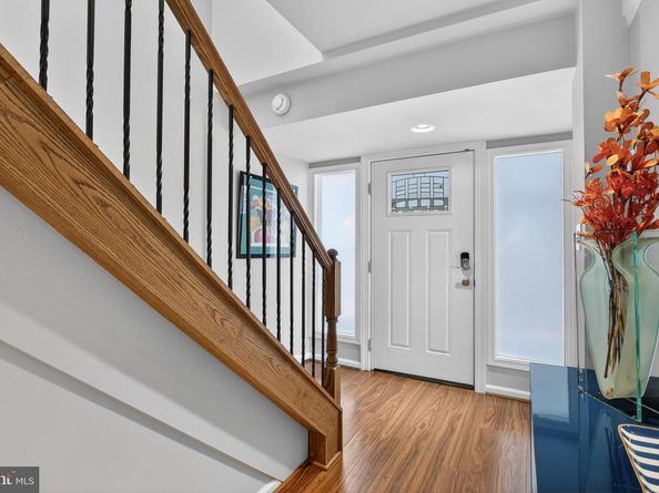 7822 Holmes Run Drive, Falls Church VA 22042