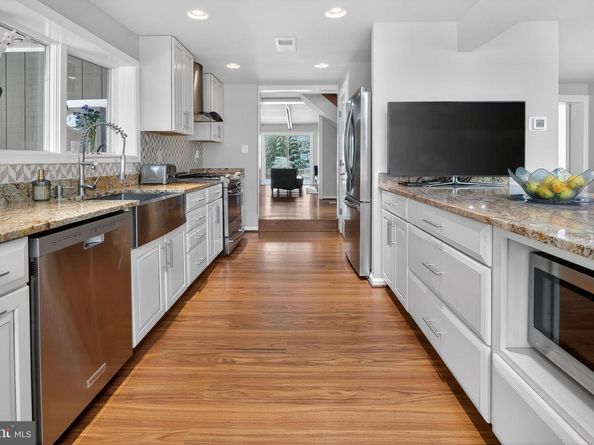 7822 Holmes Run Drive, Falls Church VA 22042