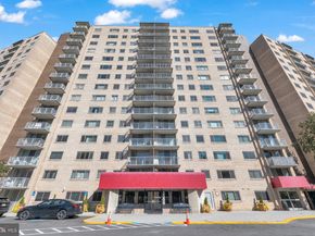 2500 N Van Dorn Street 817, Alexandria VA 22302