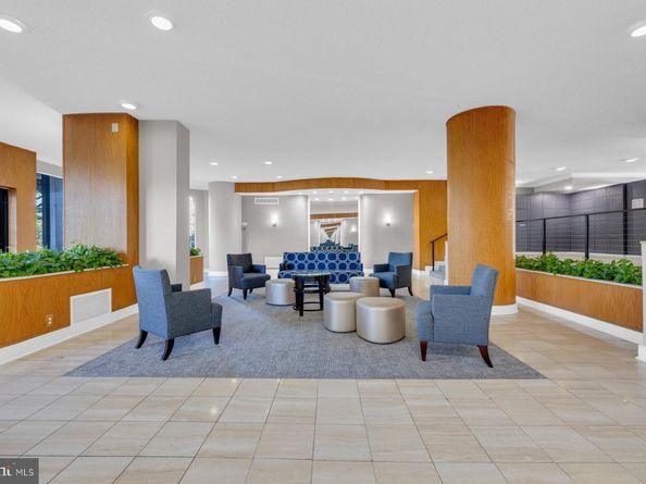 2500 N Van Dorn Street 817, Alexandria VA 22302