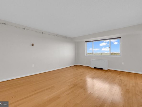 2500 N Van Dorn Street 817, Alexandria VA 22302