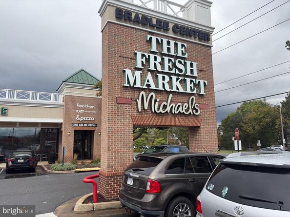 2500 N Van Dorn Street 817, Alexandria VA 22302