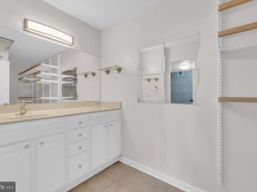 2500 N Van Dorn Street 817, Alexandria VA 22302