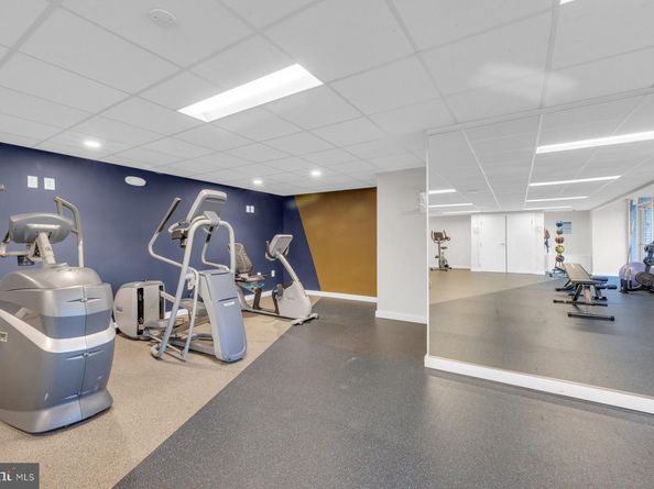 2500 N Van Dorn Street 817, Alexandria VA 22302