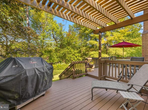 1302 Clayborne House Court, Mclean VA 22101