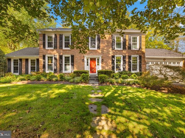 1302 Clayborne House Court, Mclean VA 22101