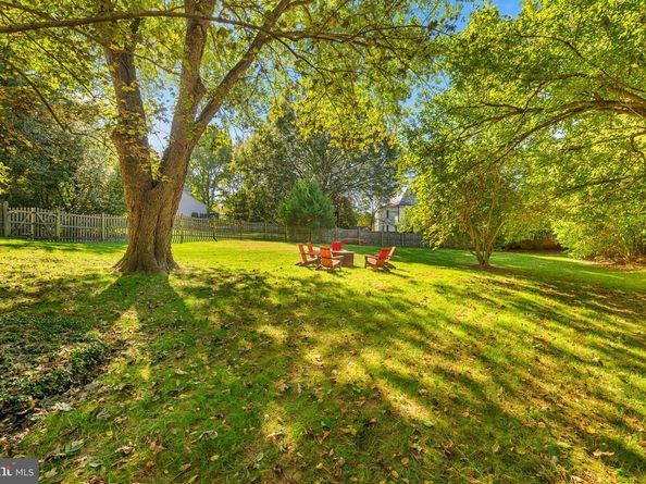 1302 Clayborne House Court, Mclean VA 22101