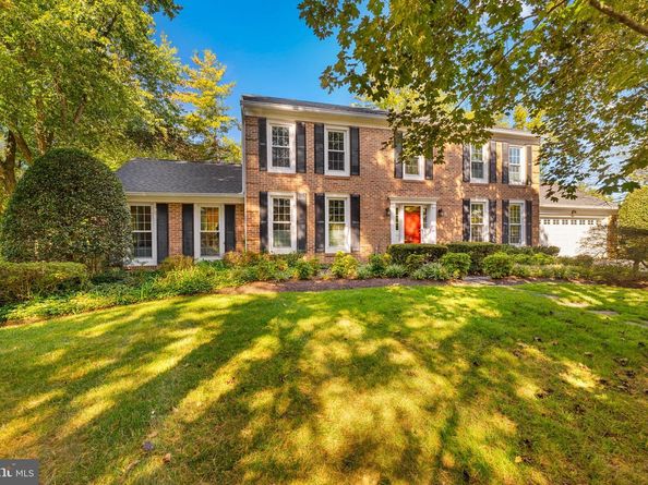 1302 Clayborne House Court, Mclean VA 22101