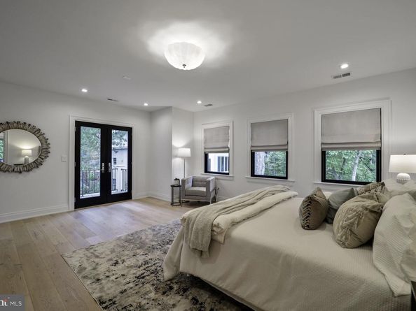 3127 51st Place NW, Washington DC 20016