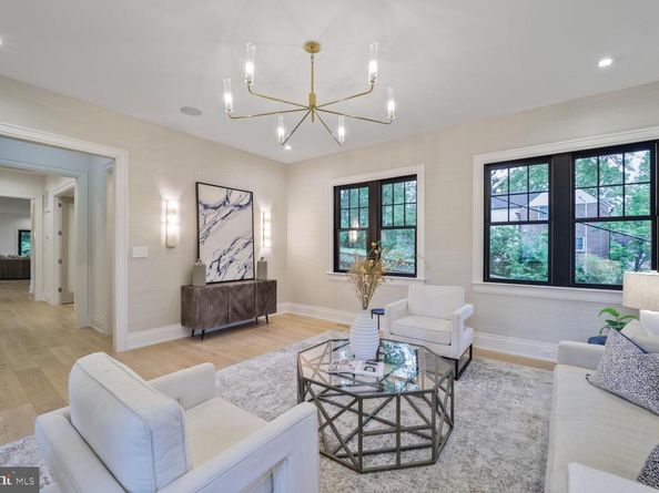 3127 51st Place NW, Washington DC 20016