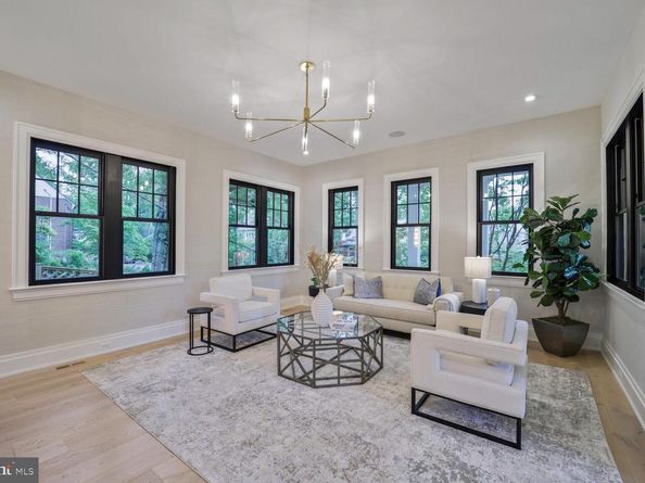 3127 51st Place NW, Washington DC 20016