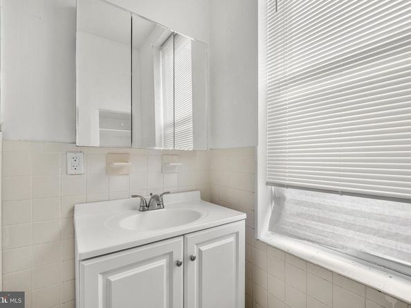 2957 N 8TH Street, Philadelphia PA 19133