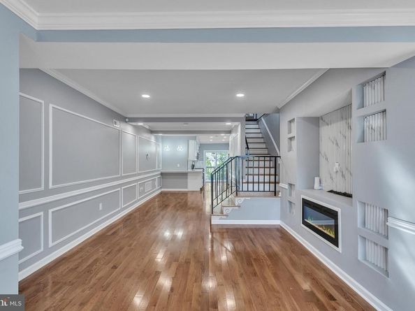 5221 Warrington Avenue, Philadelphia PA 19143